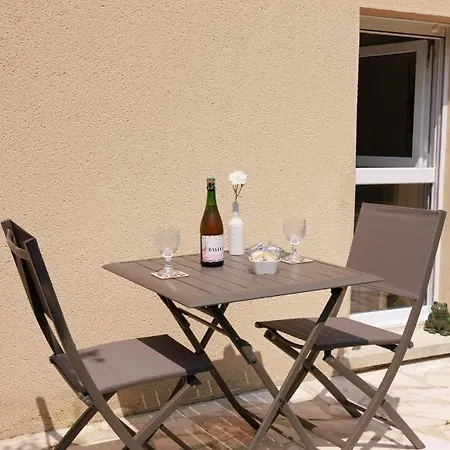 Δωμάτια σε οικογενειακή κατοικία Pierre De Lune *