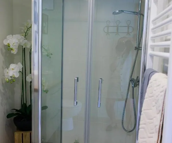 Pierre De Lune Kwatera prywatna *